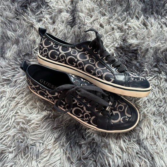 Guess Sneakers - Picture 1 of 4